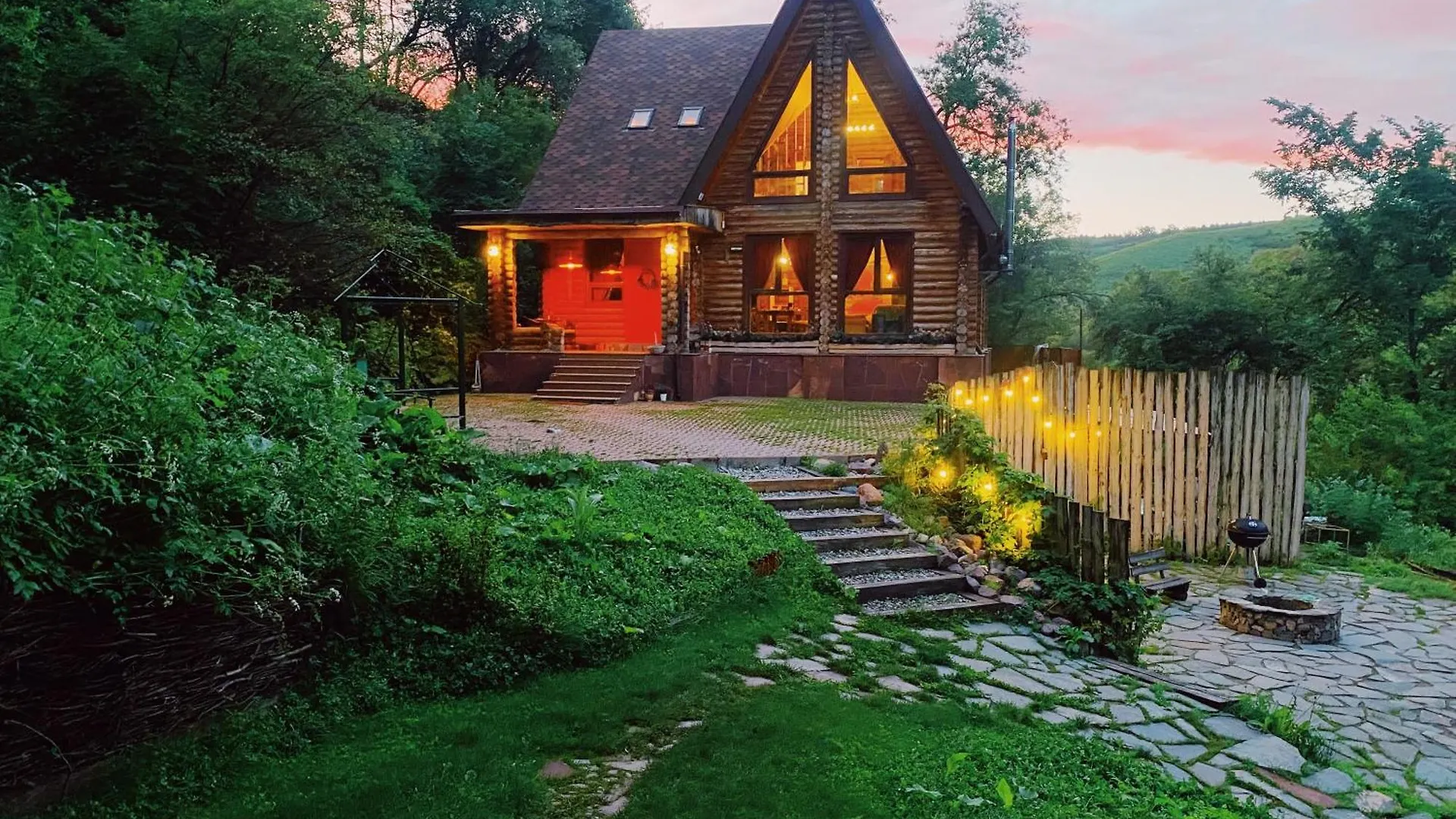 Sabay Sai Wooden Guesthouse In The National Park Almaty Guest house